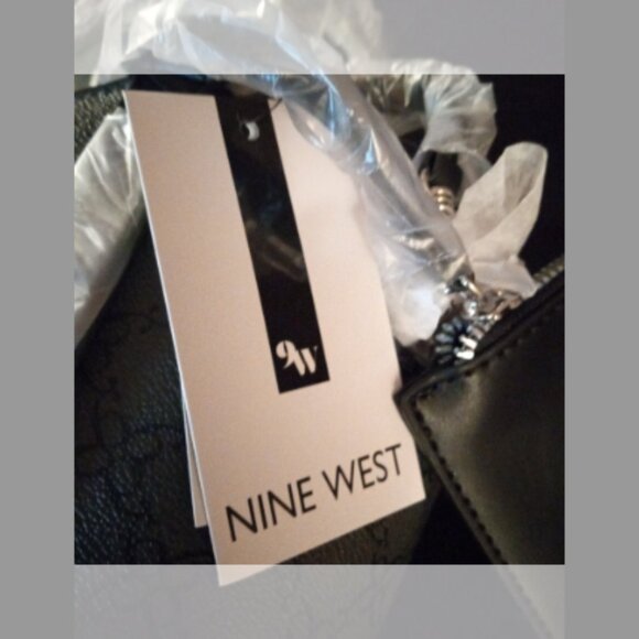 NINE WEST  DIANTHA CARRYALL HANDBAG/TOTE  W/ Wristlet - Picture 4 of 9